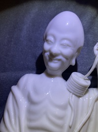 Twee Chinese blanc de Chine figuren van Liu Hai en Guanyin, Kangxi
